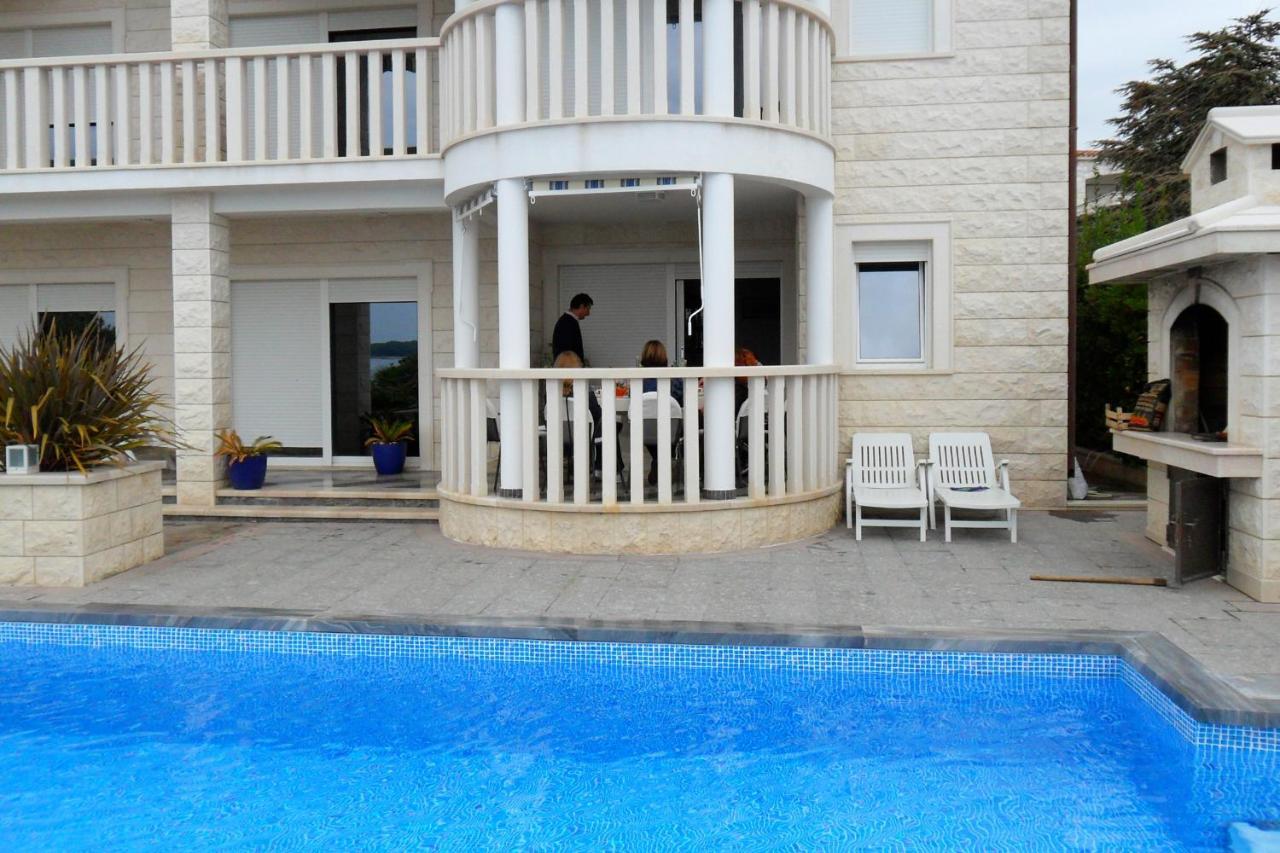 Family Friendly Apartments With A Swimming Pool Rogoznica - 7557 Exterior foto