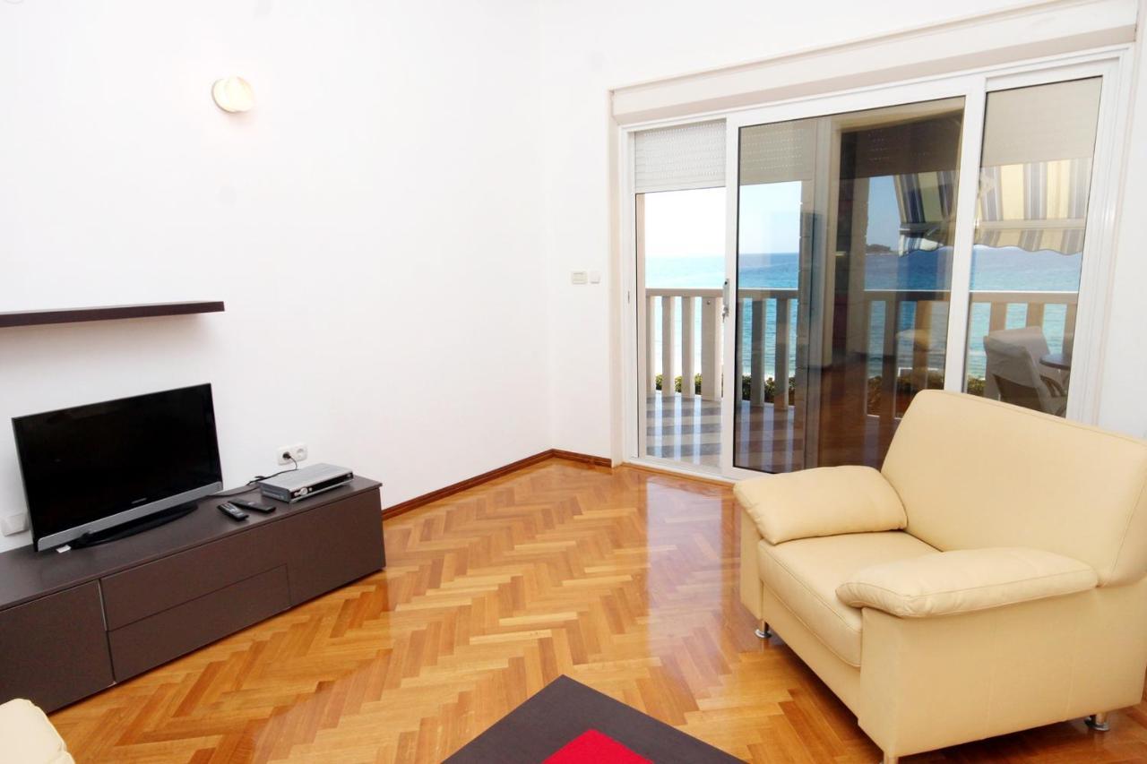 Family Friendly Apartments With A Swimming Pool Rogoznica - 7557 Exterior foto
